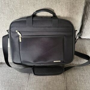 Samsonite Classic Business Laptop Briefcase, Black Polyester